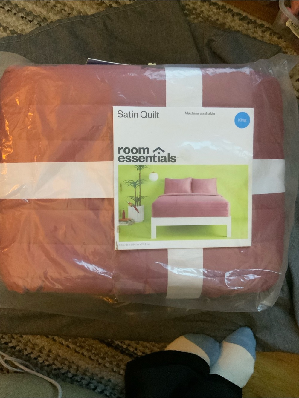 Room Essentials Satin Quilt - Rose Pink